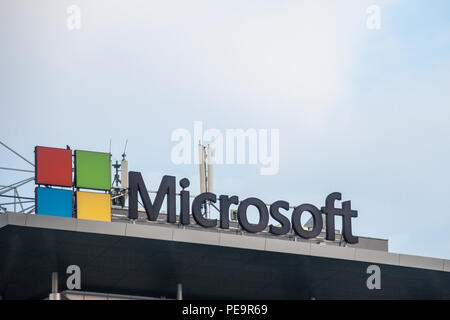 BELGRADE, SERBIE - 1 août 2018 : Logo Microsoft sur leur bureau principal pour la Serbie (Centre de développement de Microsoft). Microsoft Corporation l'une de l'ami Banque D'Images