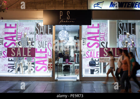 BELGRADE, SERBIE - août 11, 2018 PS : boutique de mode dans le centre-ville de Belgrade. PS - c'est une marque de vêtements au détail serbe, se propager partout Banque D'Images