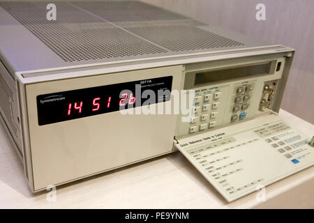 La fréquence de l'horloge atomique au césium standard, vers 2012 Banque D'Images