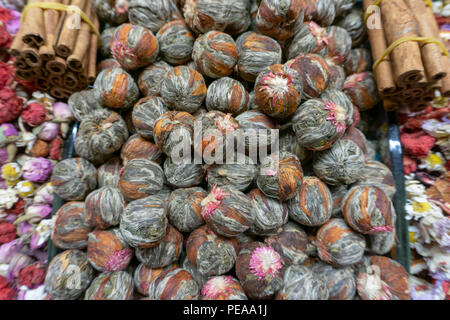 Graines de jasmin en turc spice store Banque D'Images