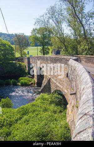 Dairsie Bridge est un 16e siècle pont de pierre près de Kemback Fife en Écosse. Banque D'Images