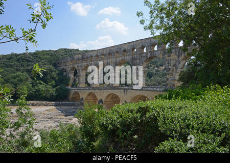 Le Pont du Gard, près d'Avignon, France Banque D'Images