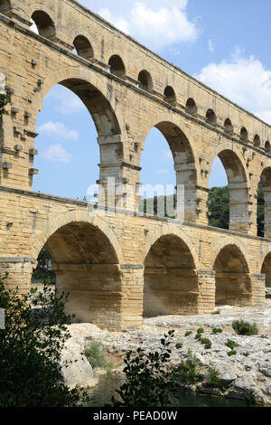 Le Pont du Gard, près d'Avignon, France Banque D'Images