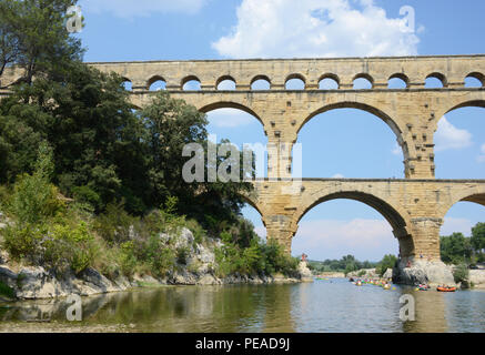 Le Pont du Gard, près d'Avignon, France Banque D'Images