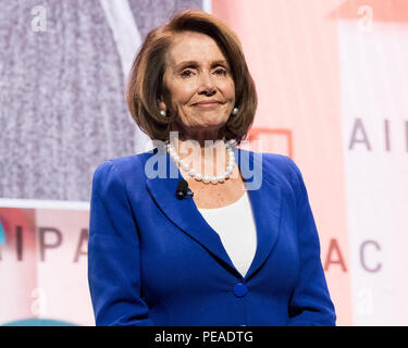 Nancy Pelosi, chef de la minorité (D) de la Chambre des représentants des Etats-Unis, s'exprimant lors de l'AIPAC (American Israël Public Affairs Committee) poli Banque D'Images