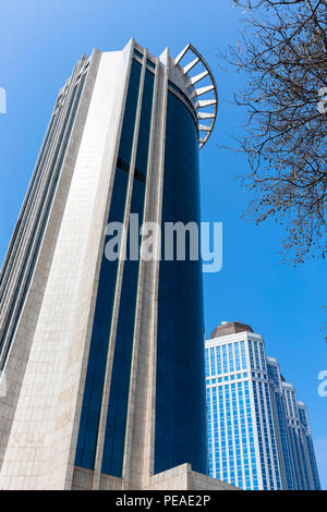 Yapi Kredi Bank Plaza et verrier Sisecam Science Technology Centre, quartier des affaires financières de Levent à Istanbul, Turquie Banque D'Images