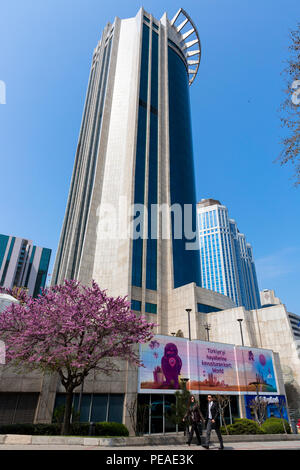 Yapi Kredi Bank Plaza et verrier Sisecam Science Technology Centre, quartier des affaires financières de Levent à Istanbul, Turquie Banque D'Images