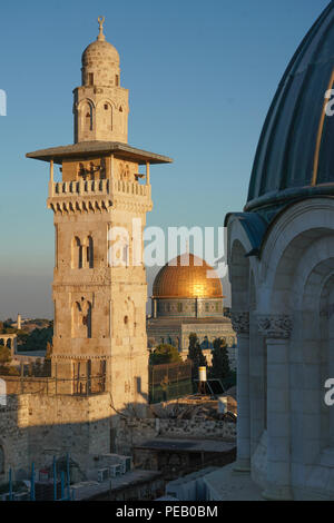 Une vue sur le Dôme du rocher dans la vieille ville de Jérusalem. À partir d'une série de photos de voyage prises à Jérusalem et dans les environs. Date de la photo : lundi, J Banque D'Images