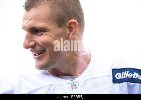 Foxborough, Massachusetts, USA. 13 août 2018 : New England Patriots Rob Gronkowski fin serré (87) laisse le champ de pratique après le New England Patriots training camp session tenue sur le champs de pratique au stade Gillette, à Foxborough, Massachusetts. Eric Canha/CSM Crédit : Cal Sport Media/Alamy Live News Banque D'Images