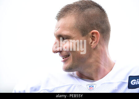 Foxborough, Massachusetts, USA. 13 août 2018 : New England Patriots Rob Gronkowski fin serré (87) laisse le champ de pratique après le New England Patriots training camp session tenue sur le champs de pratique au stade Gillette, à Foxborough, Massachusetts. Eric Canha/CSM Crédit : Cal Sport Media/Alamy Live News Banque D'Images