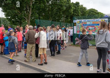 Latchford, Warrington, Royaume-Uni. 14 août 2018. 14 août 2018 - La deuxième journée de l'expérience du parc Victoria. VPX est dans sa onzième année et n'est tenue à Victoria Park, Latchford, Warrington, Cheshire chaque année. Tous les mardis en août les portes ouvertes à une grande variété de divertissements pour enfants qui est tout libre de droits photo Crédit : John Hopkins/Alamy Live News Banque D'Images