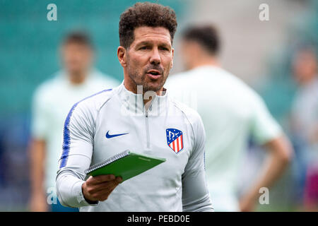 Tallinn, Estonie. 14Th Aug 2018. soccer, Super Coupe de l'UEFA, la formation d'Atletico Madrid au Stade Lillekula. L'entraîneur Diego Simeone parle à l'équipe. Credit : Marius Becker/dpa/Alamy Live News Banque D'Images