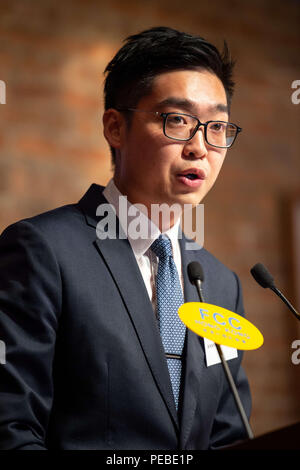 Hong Kong, Chine. Août 14, 2018. Chef de l'être bientôt interdit Parti National de Hong Kong, Andy Chan Ho-Tin parle à l'Club des correspondants étrangers dans le centre de Hong Kong. Les manifestants de l'indépendance pro camp et le camp d'Pro-Beijing les rues à l'extérieur du club. Credit : Jayne Russell/ZUMA/Alamy Fil Live News Banque D'Images