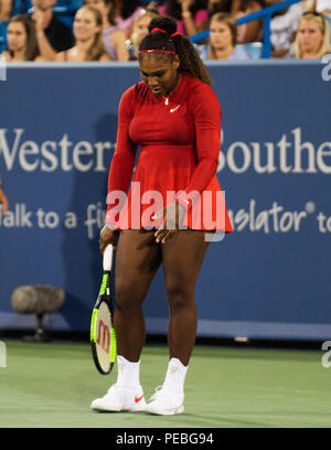 Mason, Ohio, USA. 14 août 2018 : Serena Williams (USA) lors du match contre Petra Kvitova (CZE) à la région du sud-ouest de l'ouvrir à Mason, Ohio, USA. Brent Clark/Alamy Live News Banque D'Images