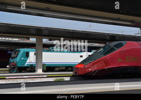 De train à la gare Santa Lucia;class E464;13;ensemble Italo;Venise Italie Banque D'Images