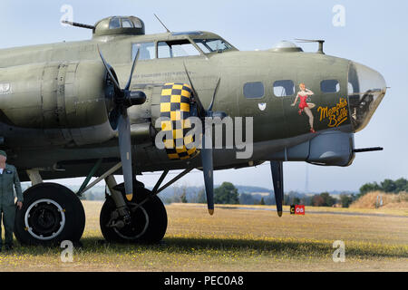 B-17 Flying Fortress G-BEDF Sally B est le dernier B-17 en état de vol en Europe. Banque D'Images