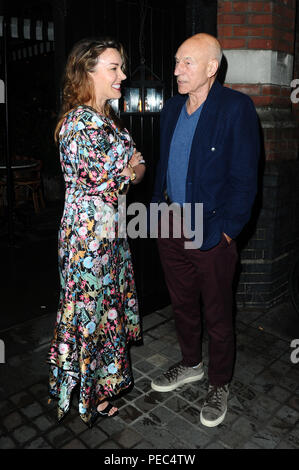 Sir Patrick Stewart et sa femme Sunny Ozell date prévue pour la nuit comprend : Sunny Ozell, Sir Patrick Stewart Où : London, Royaume-Uni Quand : 13 Oct 2018 Source : WENN.com Banque D'Images