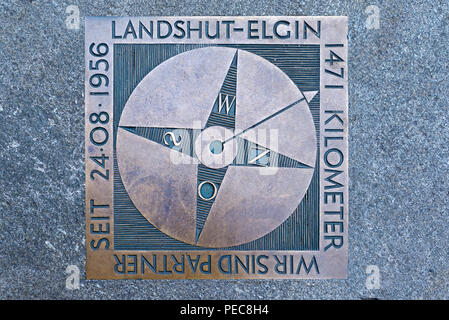 Plaque de base pour le partenariat entre Landshut, Niederbayern et Elgin, Ecosse, Landshut, Basse-Bavière, Allemagne Banque D'Images