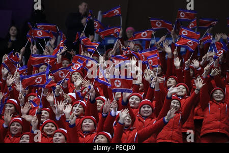 Appui de la Corée du Nord d'effectuer au cours de patinage en couple de patinage libre à Gangneung Ice Arena au Jeux Olympiques d'hiver de 2018 Banque D'Images