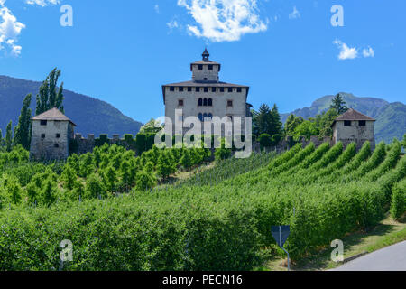 Nanno château à la campagne Vallée de Non sur le Trentin-Haut-Adige, Italie Banque D'Images