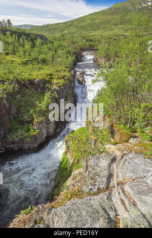 Vue de la rivière juste avant la Bjoreio Voringfossen Banque D'Images