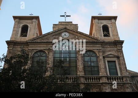 Saint George cathédrale maronite de Beyrouth. centre-ville. Il a été lourdement bombardée et pillée pendant la guerre civile du Liban et puis il a été restauré en 2000. Banque D'Images