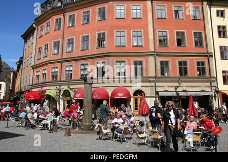 STOCKHOLM - 1 juin : Jarntorget vue sur place le 1 juin 2010 à Stockholm, Suède. Sundbergs à confiserie Jarntorget est célèbre comme la plus ancienne confect Banque D'Images