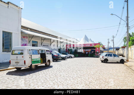 Campo Grande, Brésil - 10 août 2018 : Façade de l'entrée de l'événement XIII Festival do Soba dans Campo Grande ville à la centrale de Feira. Banque D'Images