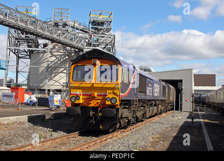 66725 décharge wagons de la biomasse chez Drax Power station 9.8.11 Banque D'Images