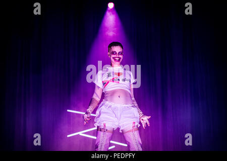 Norvège, Oslo - Août 09, 2018. Le chanteur et compositeur suédois Fever Ray effectue un concert live au cours de la fête de la musique 2018 Øyafestivalen norvégien à Oslo. (Photo crédit : Gonzales Photo - Terje Dokken). Banque D'Images