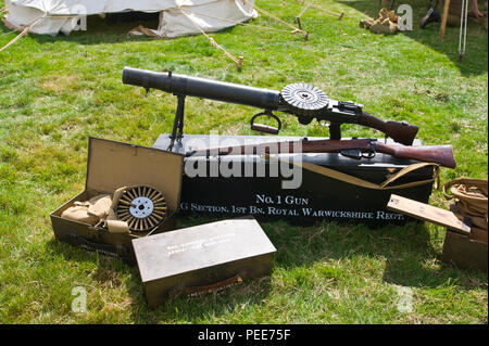 La Seconde Guerre mondiale, une reconstitution de l'histoire vivante machine gun à Hay-on-Wye Powys Pays de Galles UK Banque D'Images