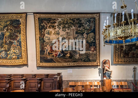 17e et 18e siècle tapisseries dans l'église collégiale de St Walburga / Sint-Walburgakerk dans la ville d'Audenarde, Flandre orientale, Belgique Banque D'Images