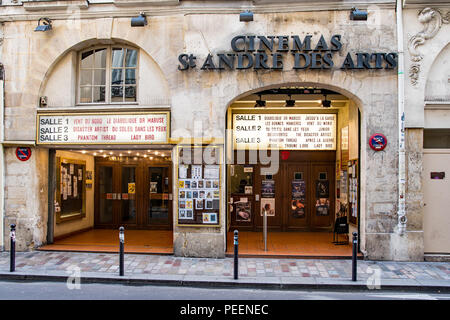 Entrée d'un vieux cinéma Banque D'Images