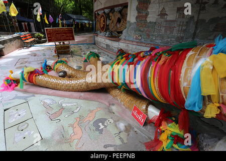 Dans les motifs de la Dragon Temple sont d'autres sites sacrés dont une tortue Temple. Banque D'Images