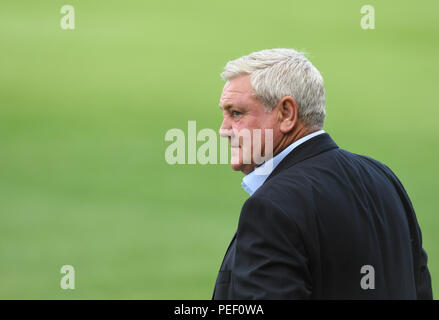 Steve Bruce, directeur d'Aston Villa avant le match, Carabao Cup, First Round Match au parc Huish, Yeovil. APPUYEZ SUR ASSOCIATION photo. Date de la photo: Mardi 14 août 2018. Voir PA Story FOOTBALL Yeovil. Le crédit photo devrait se lire comme suit : Simon Galloway/PA Wire. RESTRICTIONS : aucune utilisation avec des fichiers audio, vidéo, données, listes de présentoirs, logos de clubs/ligue ou services « en direct » non autorisés. Utilisation en ligne limitée à 120 images, pas d'émulation vidéo. Aucune utilisation dans les Paris, les jeux ou les publications de club/ligue/joueur unique. Banque D'Images