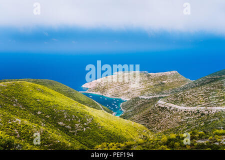 Porto Vromi sur l'île de Zakynthos, Bleu mer Baie de mer méditerranée, Grèce Banque D'Images