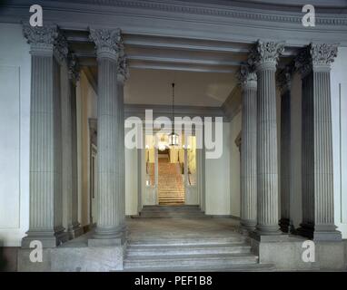 DETALLE DEL PORTICO - ESTRIADAS CAPITELES CORINTIOS COLUMNAS CON. Emplacement : CONSEJO DE ESTADO, MADRID, ESPAGNE. Banque D'Images