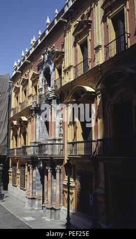 FACHADA DEL PALACIO EPISCOPAL DE MALAGA CON PORTADA BARROCA - siglo XVIII. Auteur : Antonio Ramos (1703-1782). Emplacement : Palacio Episcopal, Malaga, Espagne. Banque D'Images