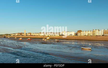 L'avis de Herne Bay front de mer et le port de bras de Neptune brise-lames. Banque D'Images