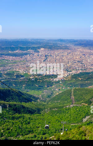 Téléphérique, vue sur Tirana du mont Dajti, Parc National Dajti, Qark Tirana, Albanie Banque D'Images