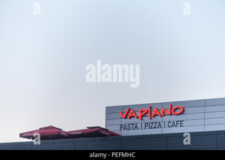 BELGRADE, SERBIE - août 13, 2018 : Vapiano logo sur leur restaurant principal pour la Serbie. Vapiano est une franchise allemande de restaurants italiens Photo de Banque D'Images