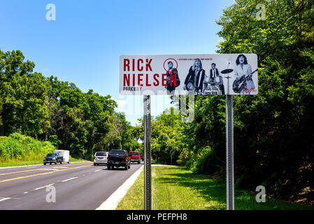 Une plaque de rue pour Rick Nielsen Place à Rockford, Illinois Banque D'Images