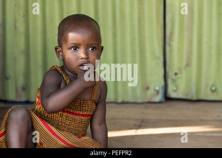 Ouganda - Kampala baby girl Banque D'Images