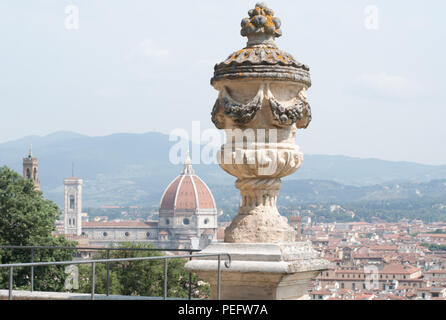 Florence, Toscane / Italie - juin 3, 2018. sur Florence depuis le jardin Bardini Banque D'Images