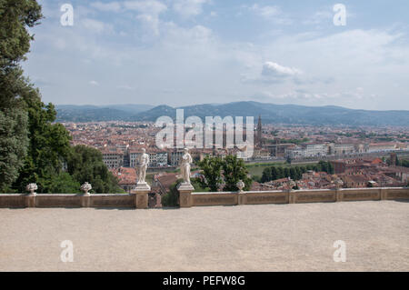 Florence, Toscane / Italie - juin 3, 2018. Florence, Toscane / Italie - juin 3, 2018. sur Florence depuis le jardin Bardini Banque D'Images