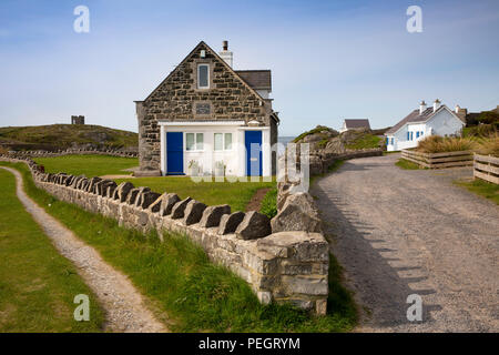 Royaume-uni, Pays de Galles, Anglesey, Rhoscolyn, ancienne maison convertie en maison de sauvetage accueil Banque D'Images