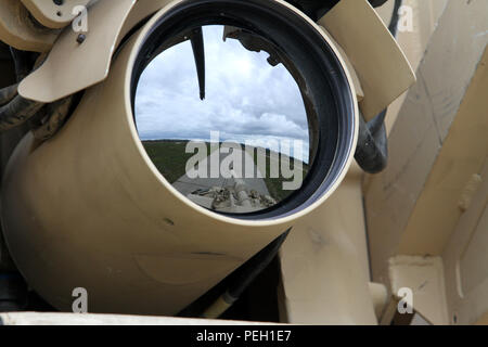 Cette M1A2 Abrams SEPv2 char de combat principal affecté à la 1re Division d'infanterie, 16e Régiment d'infanterie, de Fort Riley, au Kansas, équipé d'un poste de tir télécommandé a participé à une infraction interarmes au cours de l'exercice de formation de soutien au combat 86-15-03 à Fort McCoy, Wisconsin (Etats-Unis), 23 août 2015. Le 84e commandement de l'instruction, troisième et dernier CSTX de l'année organisée par la 86e Division de formation à Fort McCoy est un composant et joint endeavour alignés avec d'autres exercices de réserve y compris Diamond Sabre, Dragon Rouge, guerrier, Trans et exportables combattre capacités de formation. (U Banque D'Images