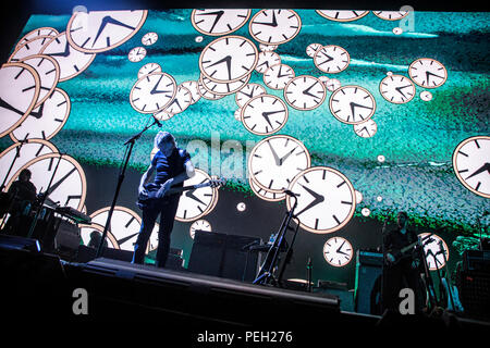 Norvège, Oslo - 14 août 2018. La chanteuse, auteur-compositeur et musicien Roger Waters effectue un concert live à Telenor Arena d'Oslo dans le cadre de l'Us  + eux d' 2018. (Photo crédit : Gonzales Photo - Terje Dokken) Credit : Gonzales Photo/Alamy Live News Banque D'Images