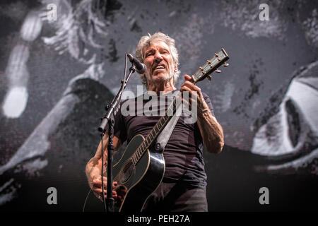 Norvège, Oslo - 14 août 2018. La chanteuse, auteur-compositeur et musicien Roger Waters effectue un concert live à Telenor Arena d'Oslo dans le cadre de l'Us  + eux d' 2018. (Photo crédit : Gonzales Photo - Terje Dokken) Credit : Gonzales Photo/Alamy Live News Banque D'Images