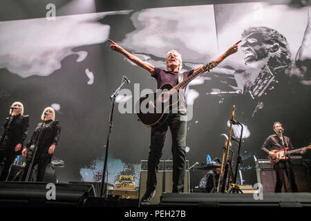 Norvège, Oslo - 14 août 2018. La chanteuse, auteur-compositeur et musicien Roger Waters effectue un concert live à Telenor Arena d'Oslo dans le cadre de l'Us  + eux d' 2018. (Photo crédit : Gonzales Photo - Terje Dokken) Credit : Gonzales Photo/Alamy Live News Banque D'Images